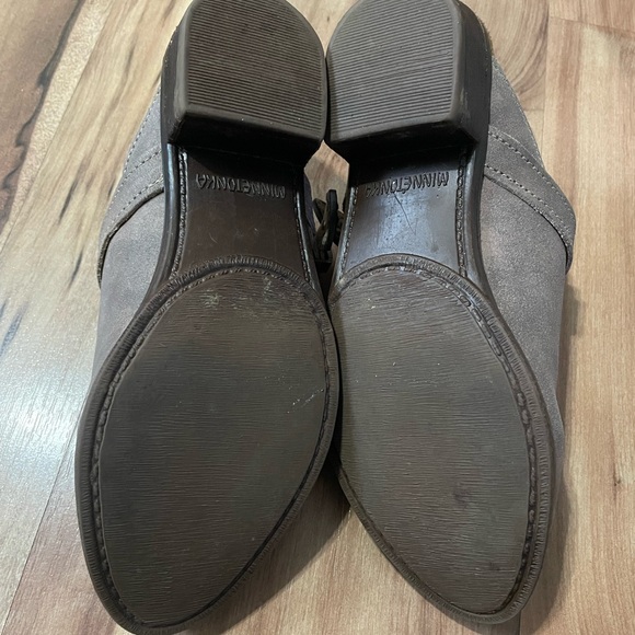 Minnetonka Suede Billie Mules Sz 7 - Picture 6 of 9